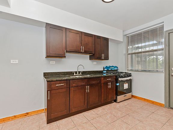 5th image of 6000-04 S Troy St #3