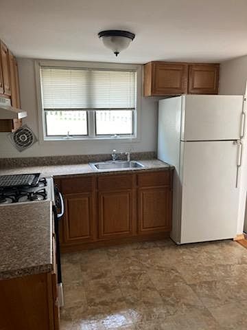 1st image of 527 Ionia Ave #1A