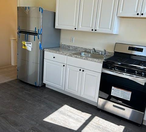 4th image of 20 Egmont Pl Floor 2