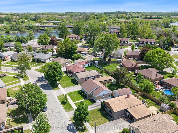 4th image of 641 Harold Dr