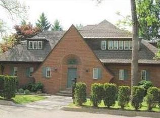 521 Dubuar St, Northville, MI 48167