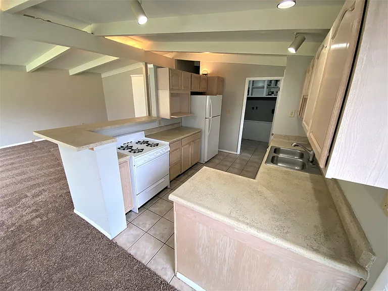 2443 Edgevale Rd — Photo 8