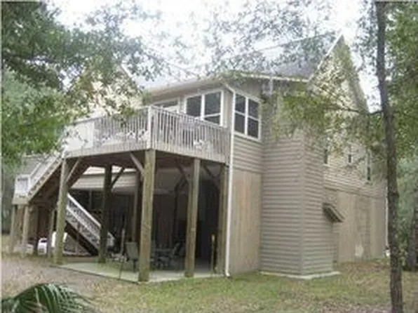8957 Palmetto Rd, Edisto Island, SC 29438