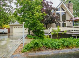 971 Tirol Way, Lake Arrowhead, CA 92352