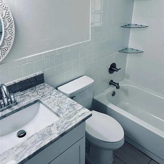5323 Satsuma Dr — Photo 23