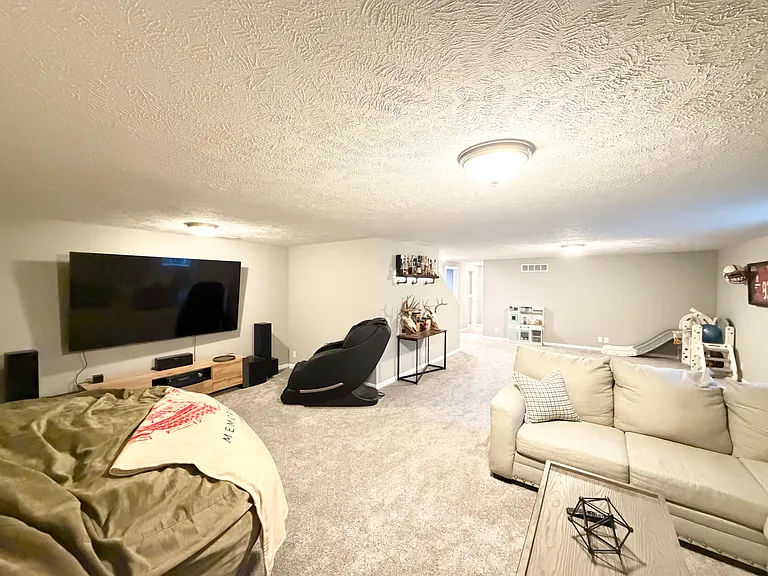 7832 Nicole Ln — Photo 43