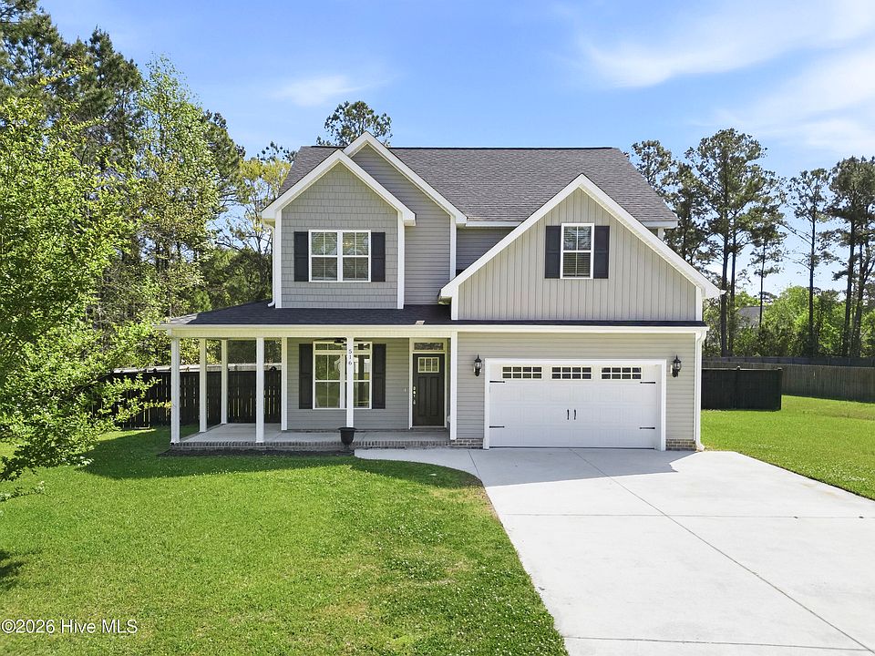 1st image of 516 Carriage Lane