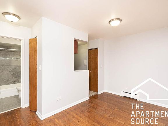 4th image of 1042 W Hollywood Ave #308