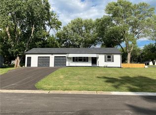 13315 10th St, Grandview, MO 64030