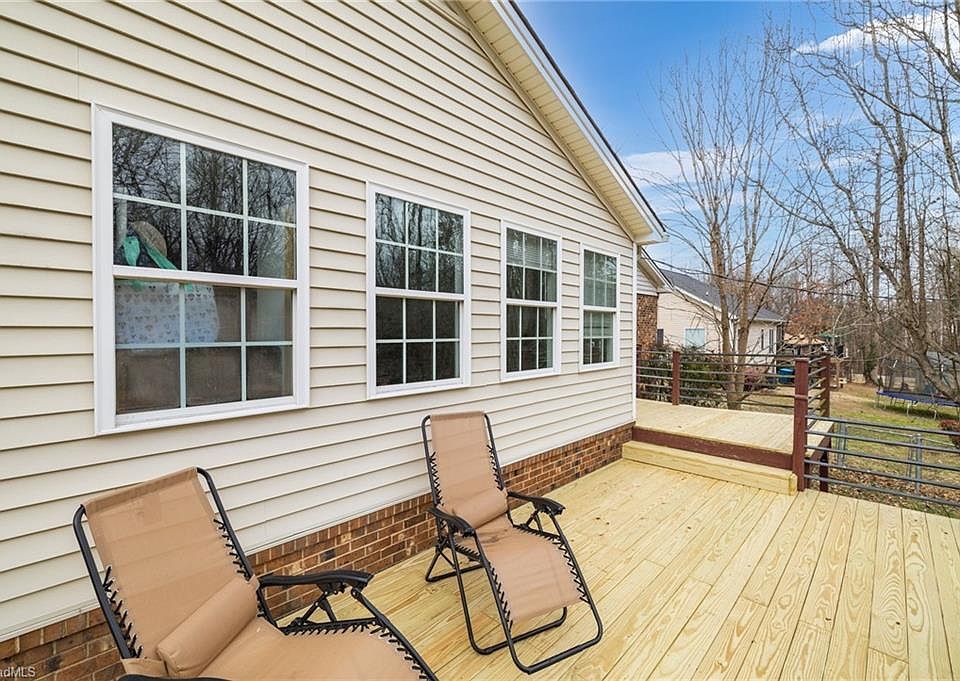 1st image of 1110 Riveria Dr