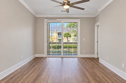 2 bed, 1049 sqft, $2,600 — Photo 3