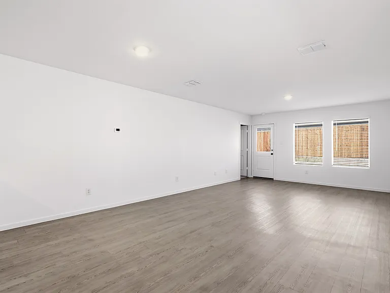 3181 Campeiro Ave — Photo 6