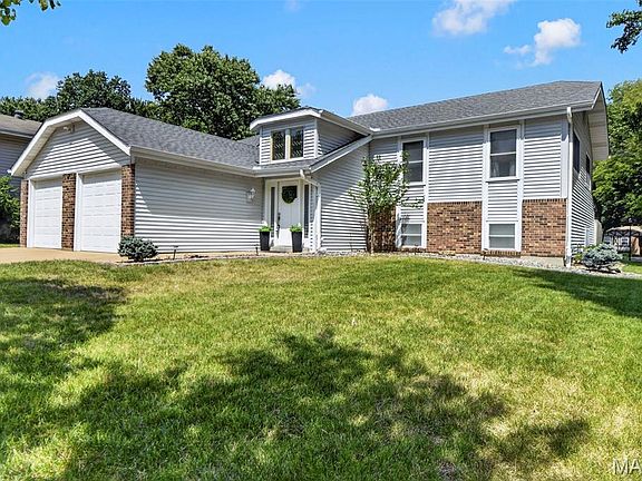 2nd image of 12021 Cedar Lake Ct
