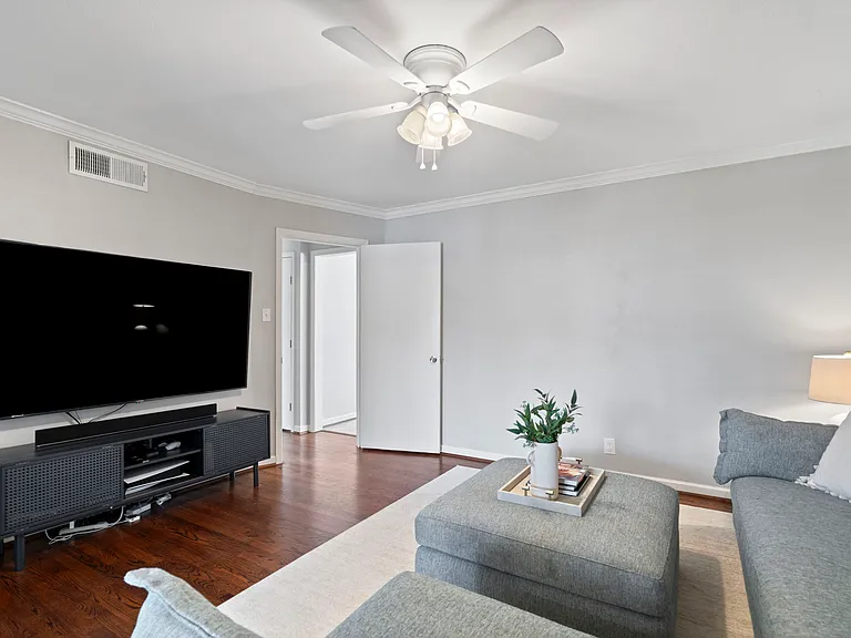 10615 Larchfield Ln — Photo 10