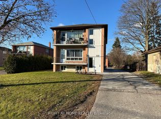 606 Lansdowne Dr, Oshawa, ON L1G1W4