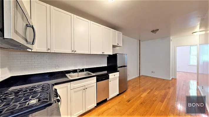 Rented by Bond New York | media 10