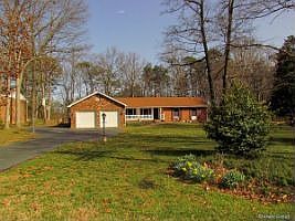 1st image of 3016 Links Manor Dr