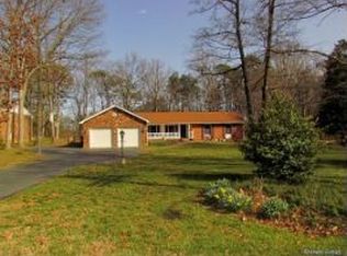 3016 Links Manor Dr, Salem, VA 24153