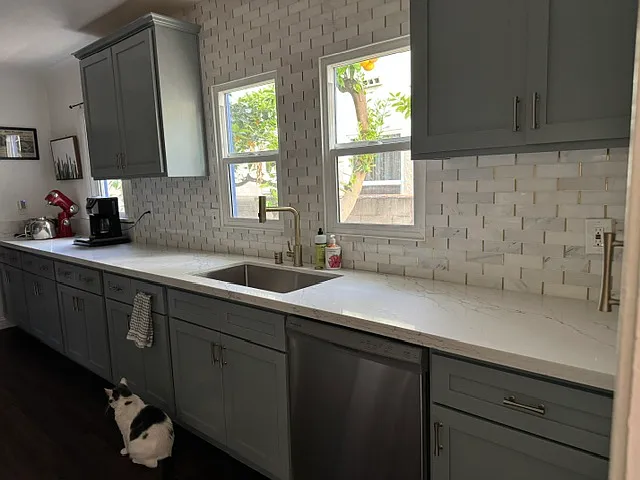 2132 Cedar Ave — Photo 3