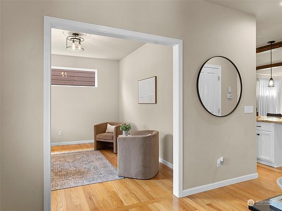 5th image of 7609 Kodiak Avenue NE
