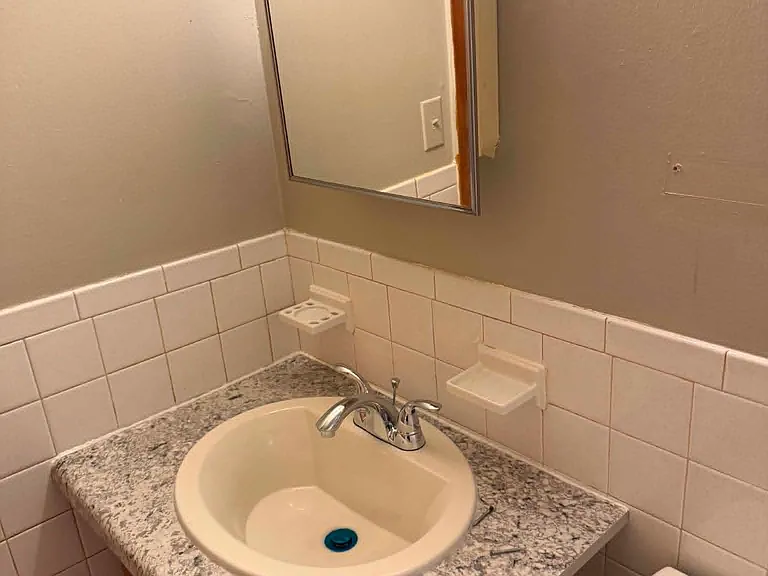 3420 S Oxford Ave — Photo 13