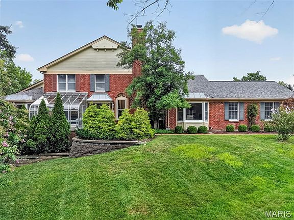 2nd image of 330 Morristown Ct