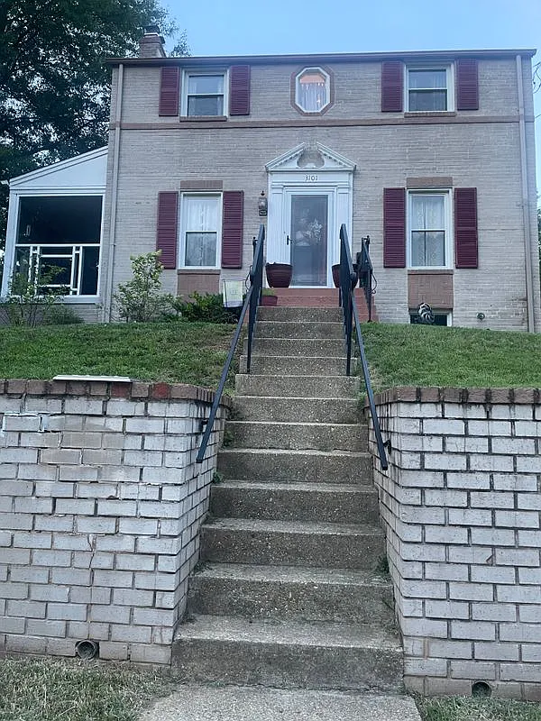 3 bed, 2.0 bath, 1176 sqft, $2,495 — Photo 1