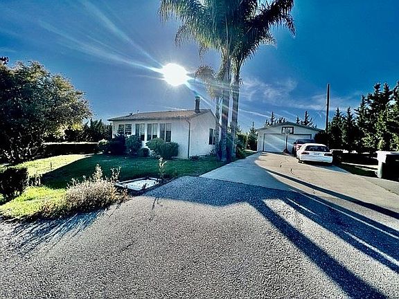 2nd image of 1401 E La Loma Ave