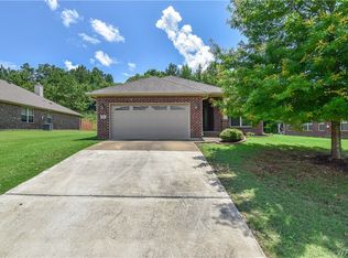 387 Ivy Hills Cir, Calera, AL 35040