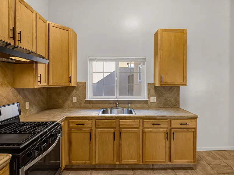 414 Larkin St #17 — Photo 7