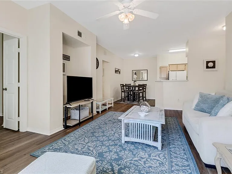 23600 Walden Center Dr #304 — Photo 7