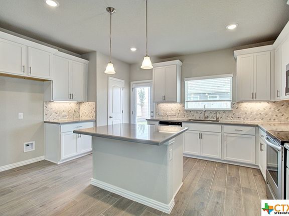 4th image of 888 Farmhouse Trl