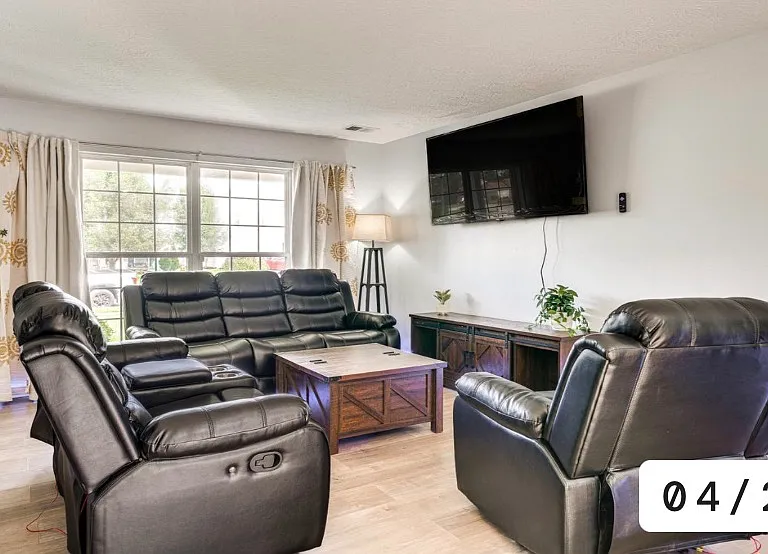 10605 Irvin Pines Dr — Photo 1