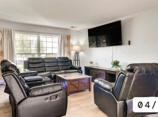 10605 Irvin Pines Dr, Louisville, KY 40229