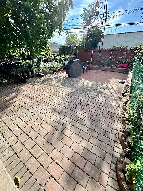 1st image of 3240 32nd St #1