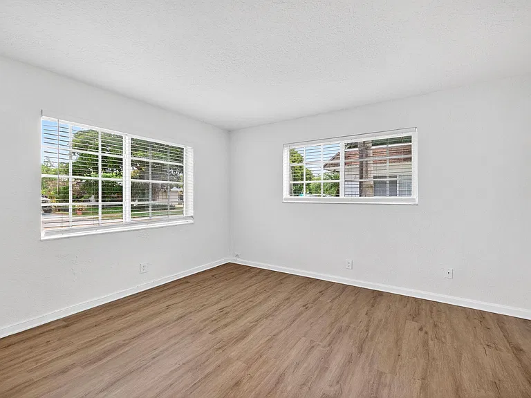 1671 NE 33rd St #1 — Photo 14