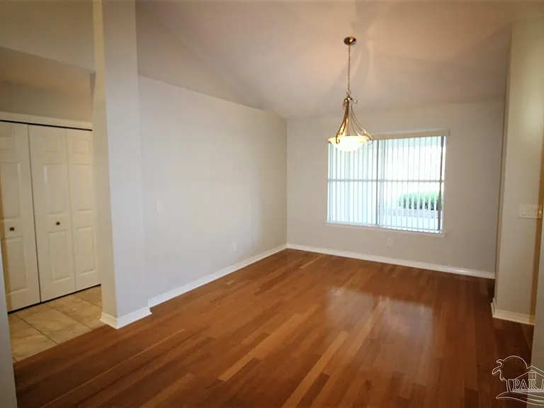 100 Mount Pilot St — Photo 6