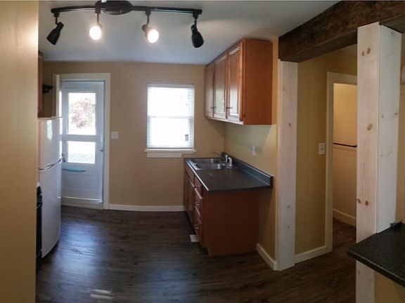 Efficient full kitchen