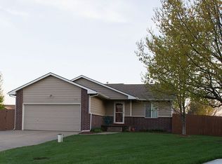 333 E Wells Ct, Mulvane, KS 67110