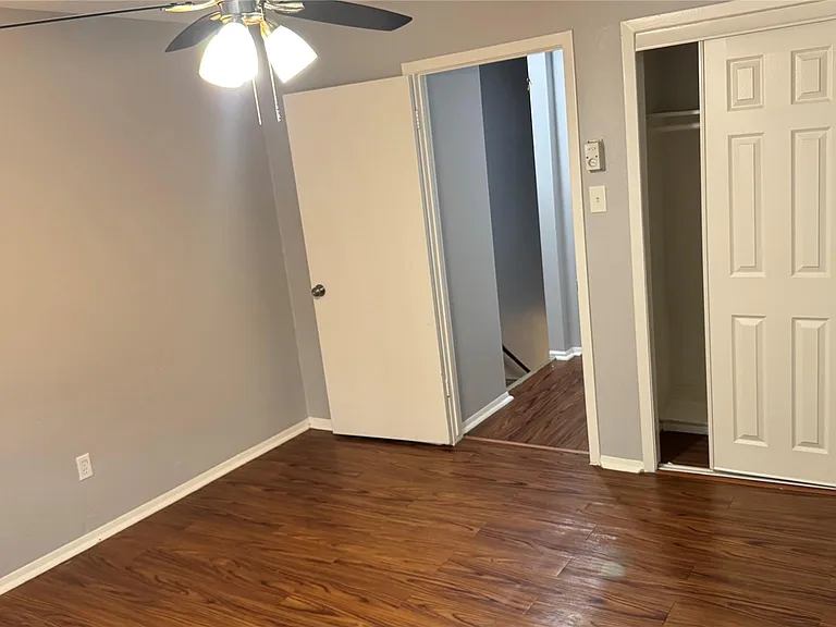 7925 Grove Ridge Dr — Photo 16