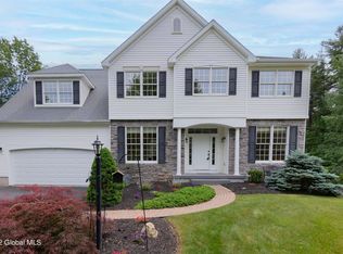 79 Deer Run Holw, Halfmoon, NY 12065