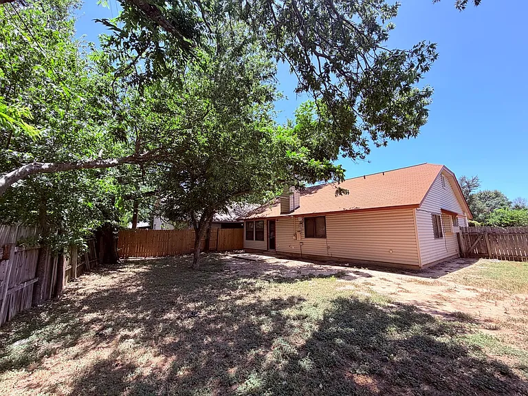2013 James Pl — Photo 33
