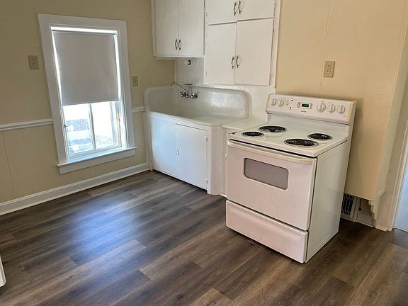 3rd image of 707 Grant St
