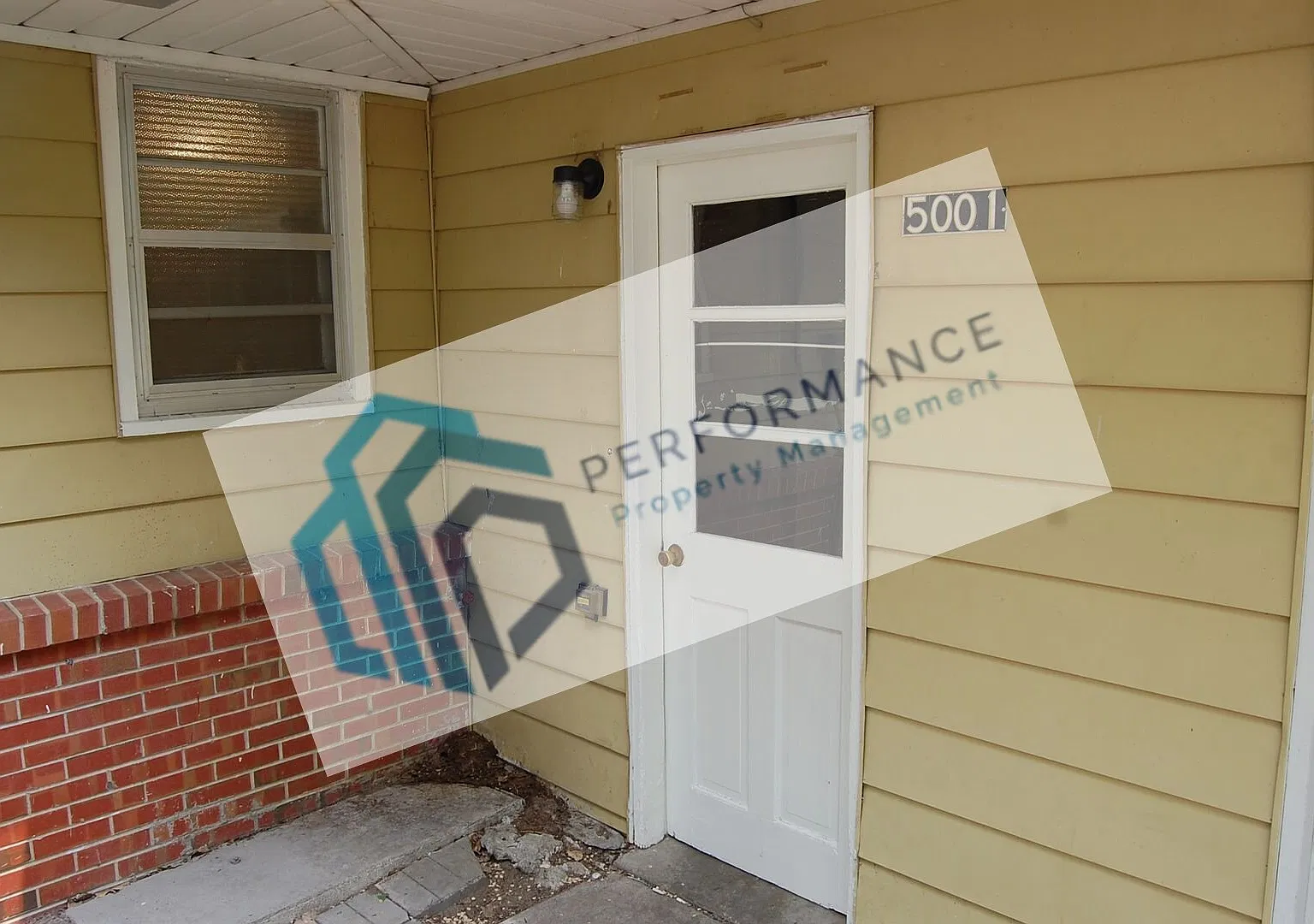 Well Maintained in Arnold Heights! — Photo 2