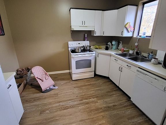 4th image of 158 & 120 Clayton St