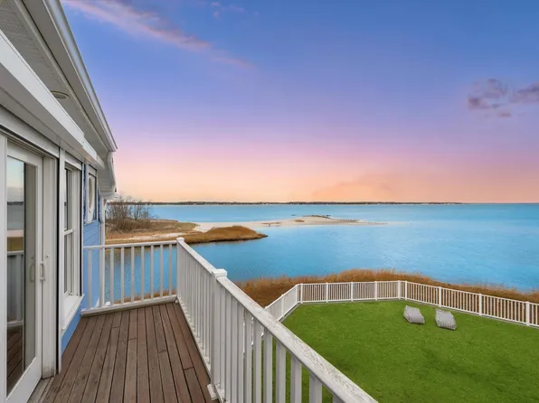 112 Pine Ave, Flanders, NY 11901