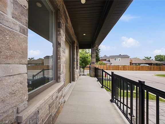 3rd image of 6 Beckett Dr #10