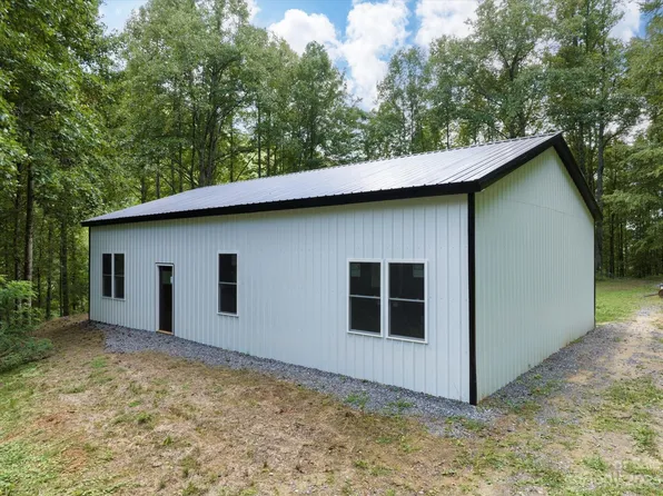 67 Ester Dr, Clyde, NC 28721