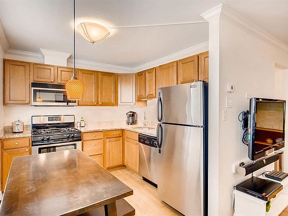 5th image of 1330 Race St #104