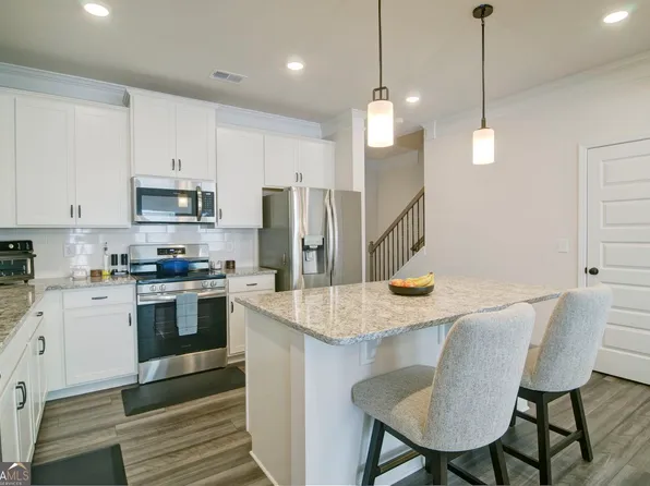 321 Skye Ln, Cartersville, GA 30121